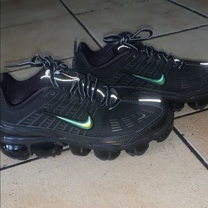 NIKE AIR VAPORMAX 360 RUNNING SHOES